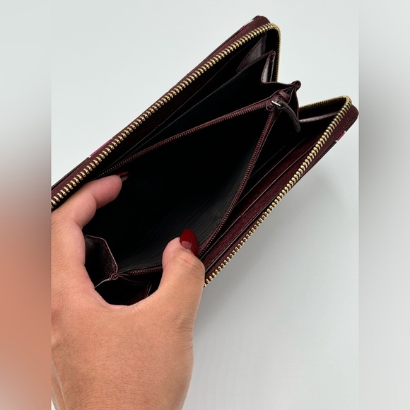 GUCCI LIMITED EDITION Betty Interlocking G Heartbeat Print Zip Around Wallet - Picture 9 of 14